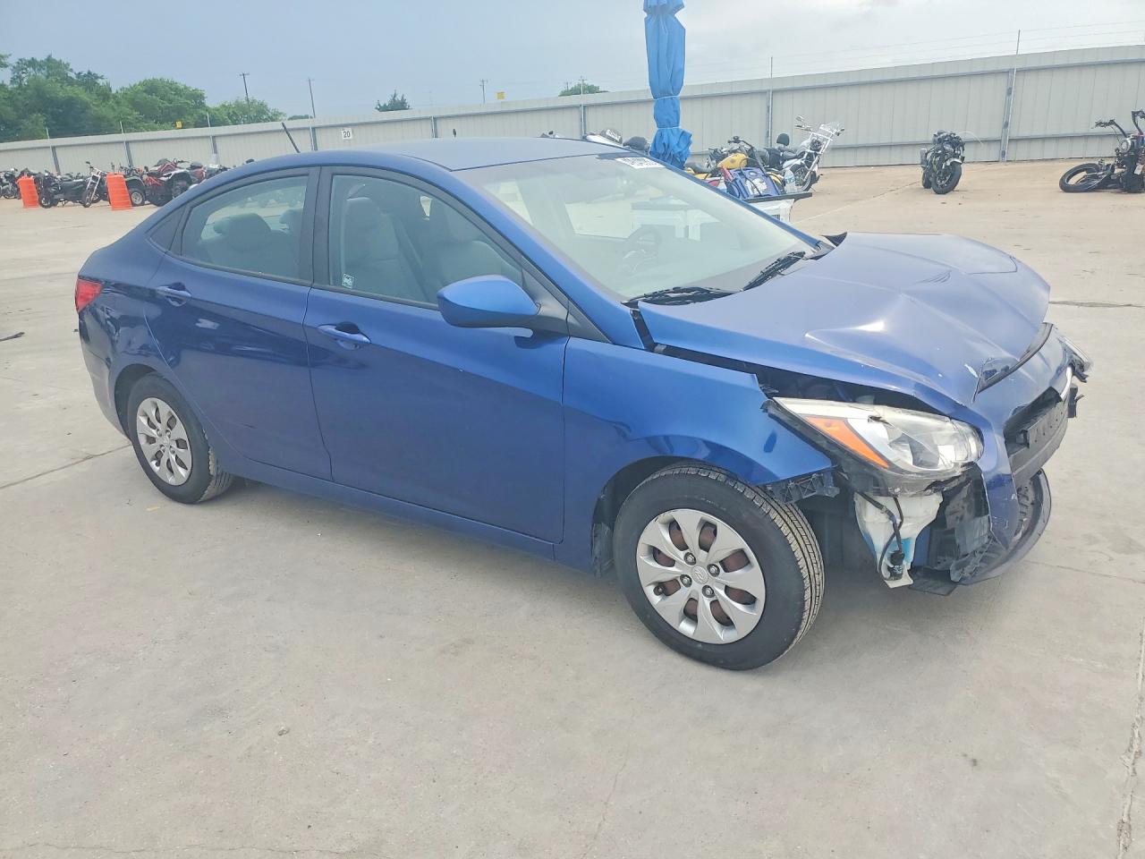 2017 HYUNDAI ACCENT SE photo 10