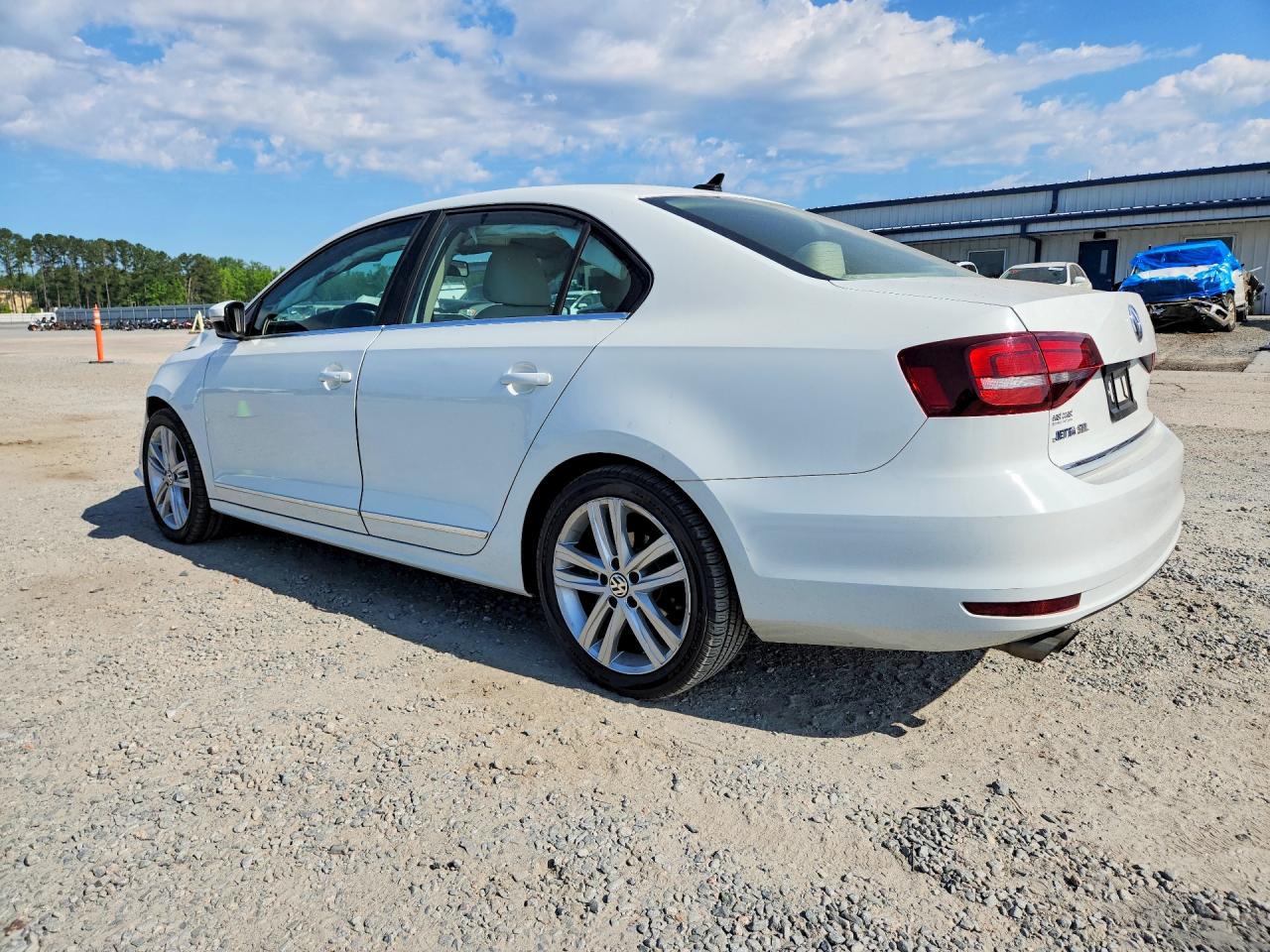 2017 VOLKSWAGEN JETTA SEL photo 4