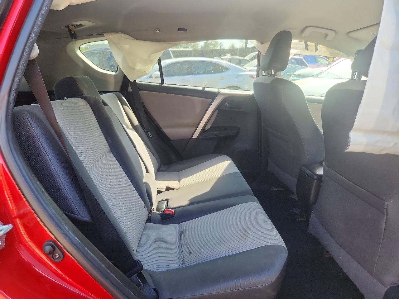 2015 TOYOTA RAV4 LE photo 31