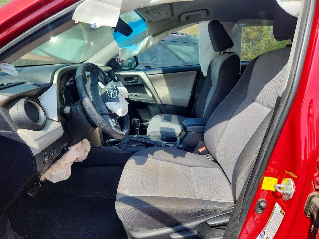 2015 TOYOTA RAV4 LE photo 19