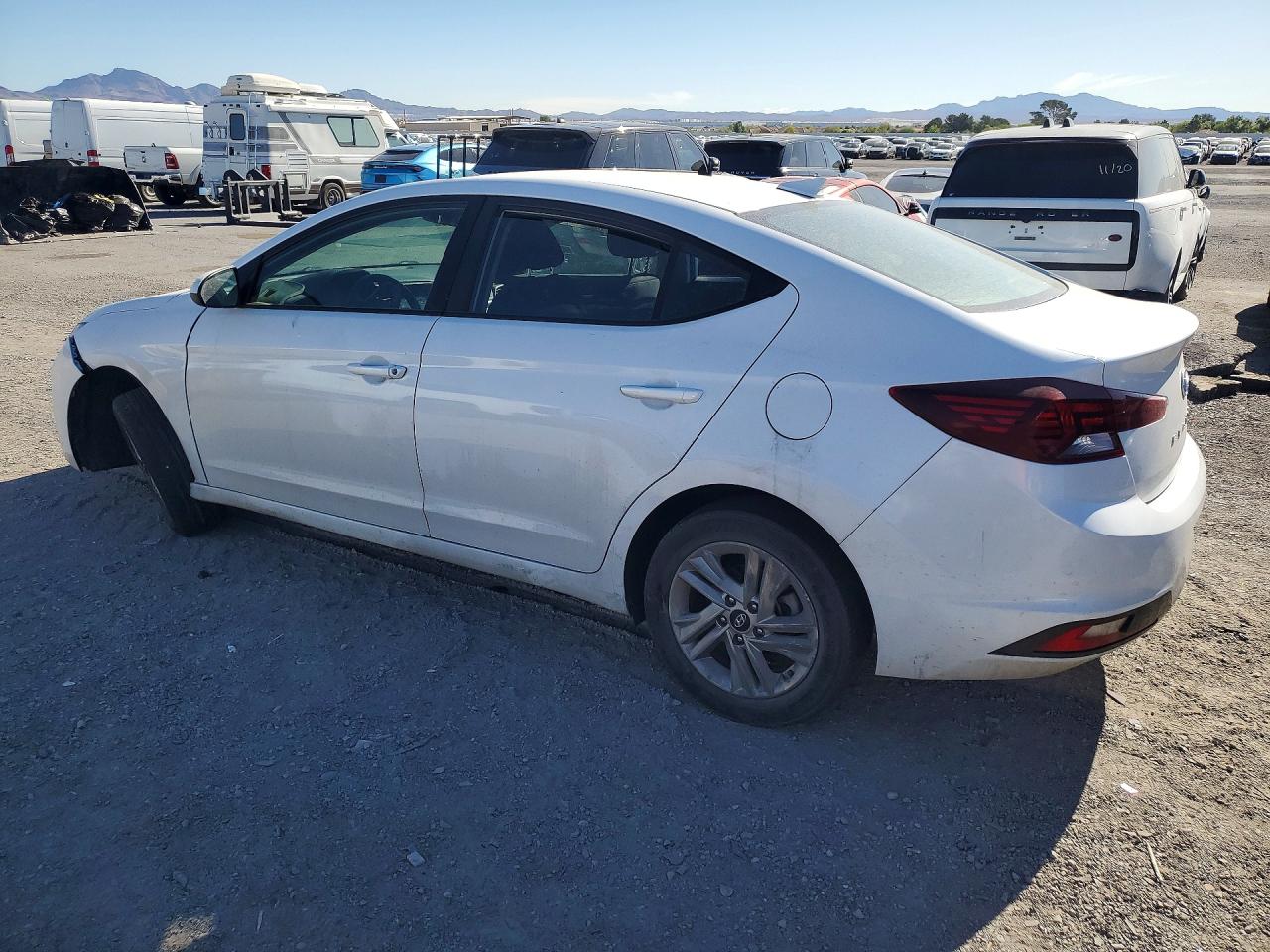 2020 HYUNDAI ELANTRA SEL photo 4