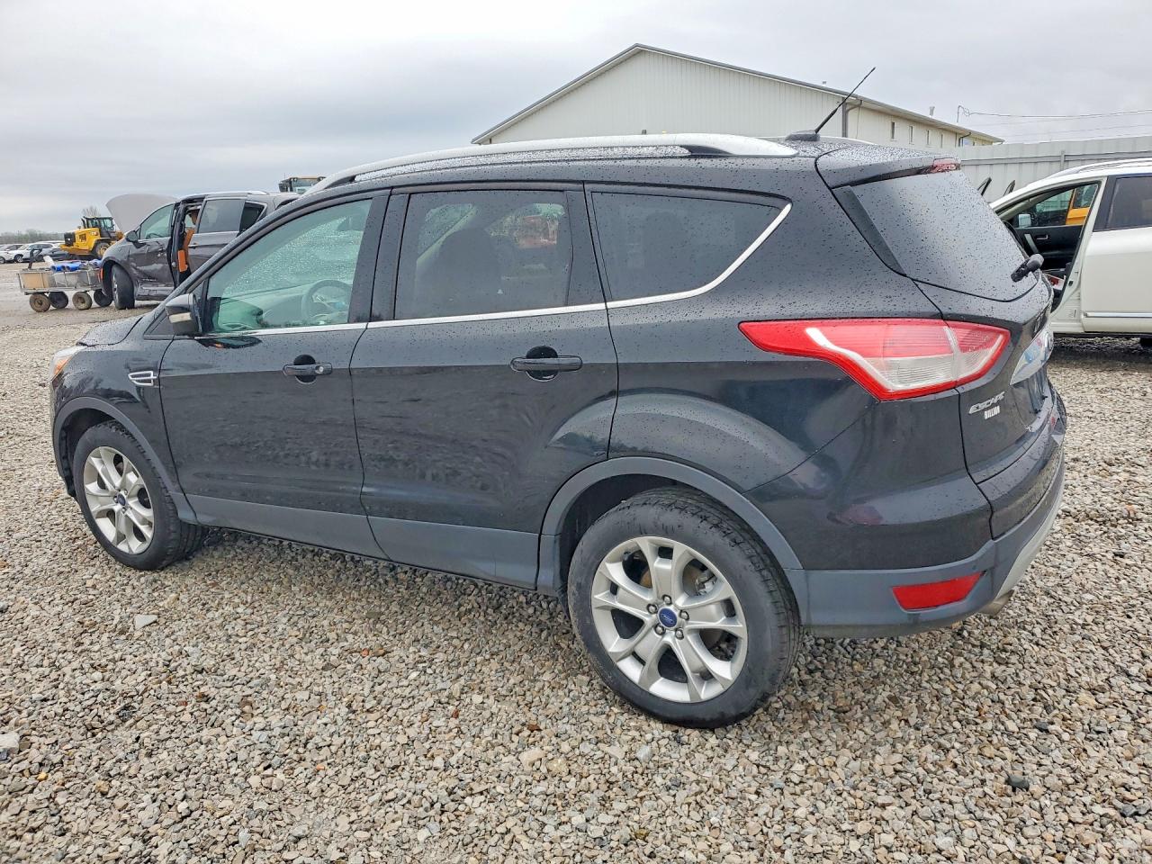 2016 FORD ESCAPE TITANIUM photo 2