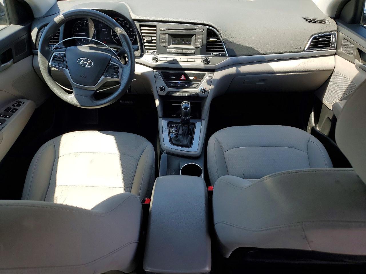 2017 HYUNDAI ELANTRA SE photo 8