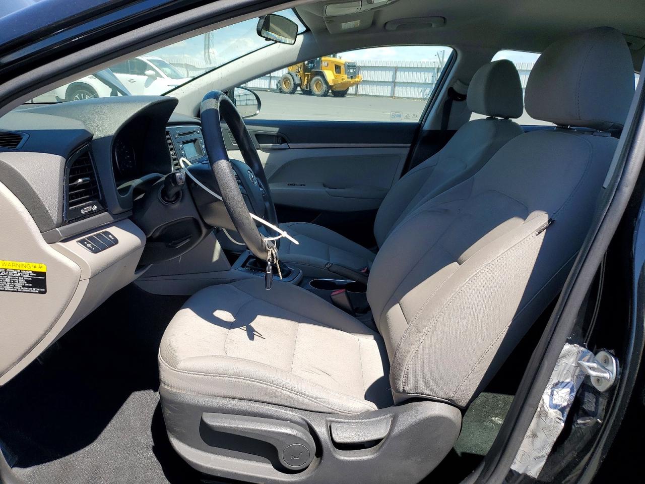 2017 HYUNDAI ELANTRA SE photo 7