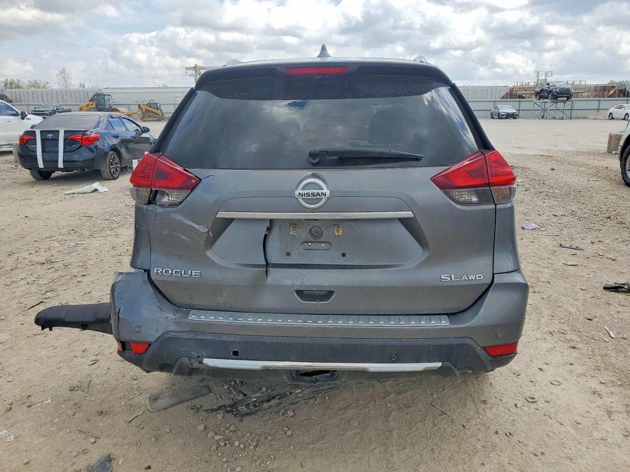 2019 NISSAN ROGUE SL photo 16
