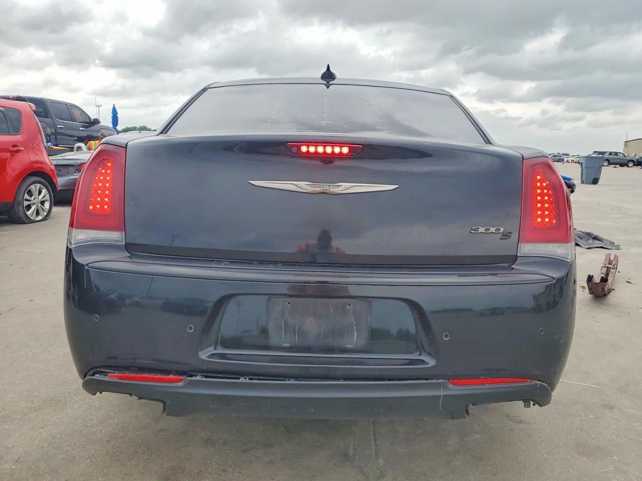 2016 CHRYSLER 300 S photo 16