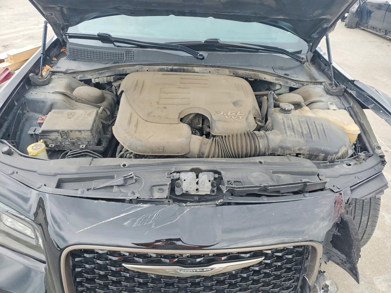 2016 CHRYSLER 300 S photo 31