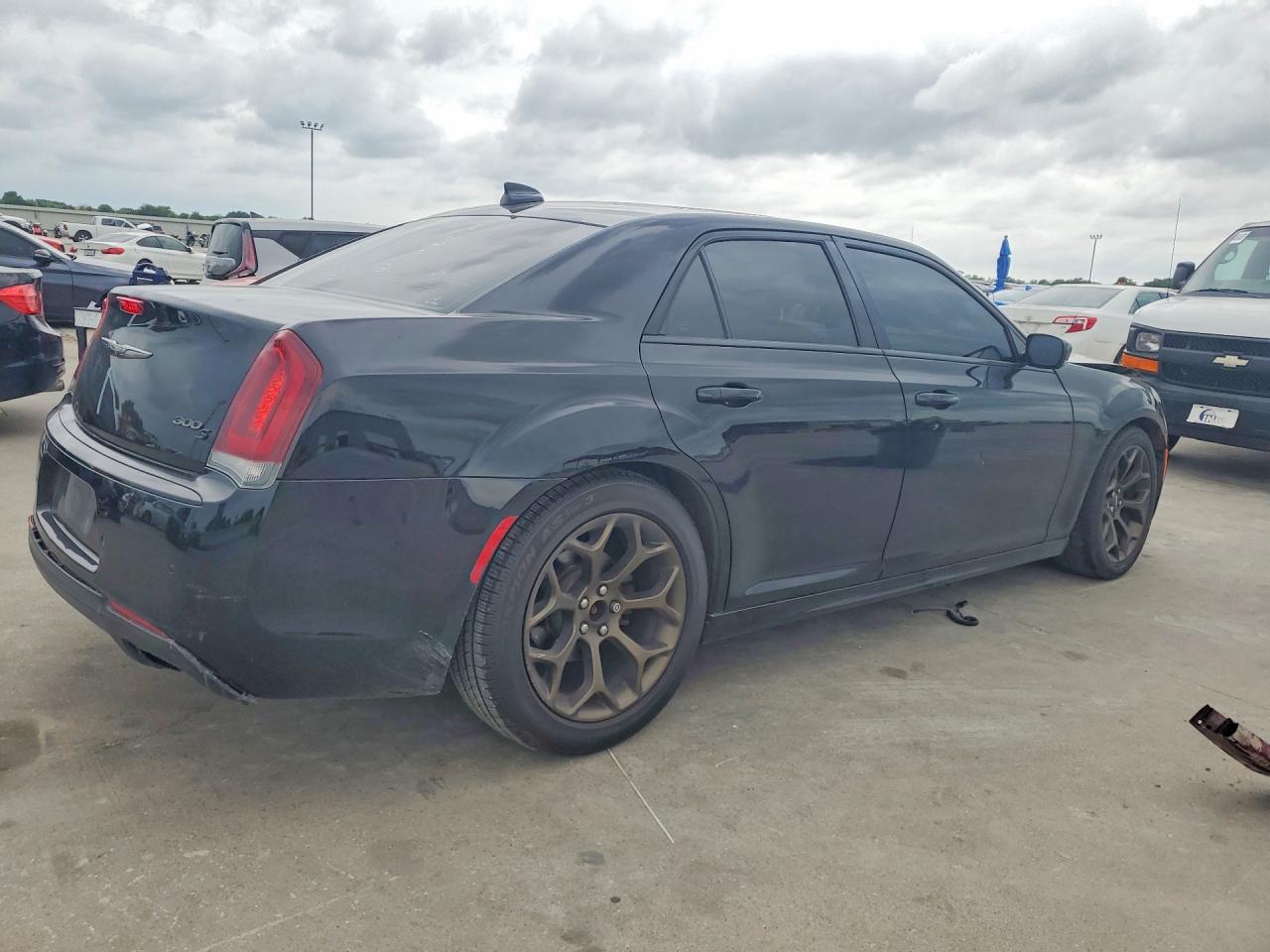2016 CHRYSLER 300 S photo 7