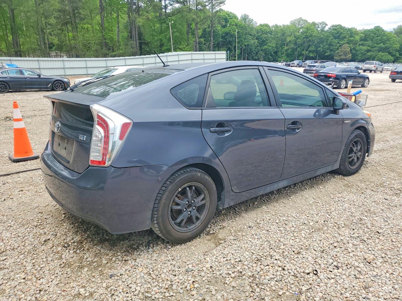 2014 TOYOTA PRIUS TWO photo 5