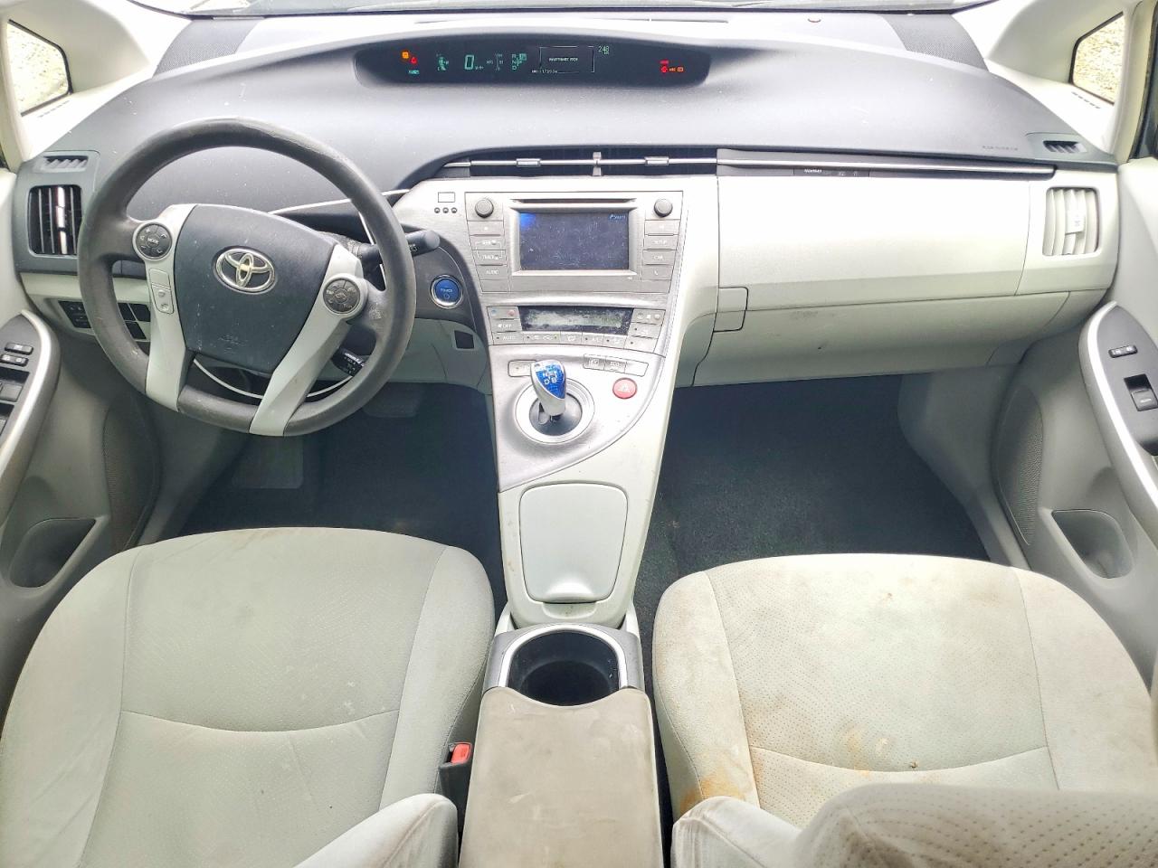 2014 TOYOTA PRIUS TWO photo 15