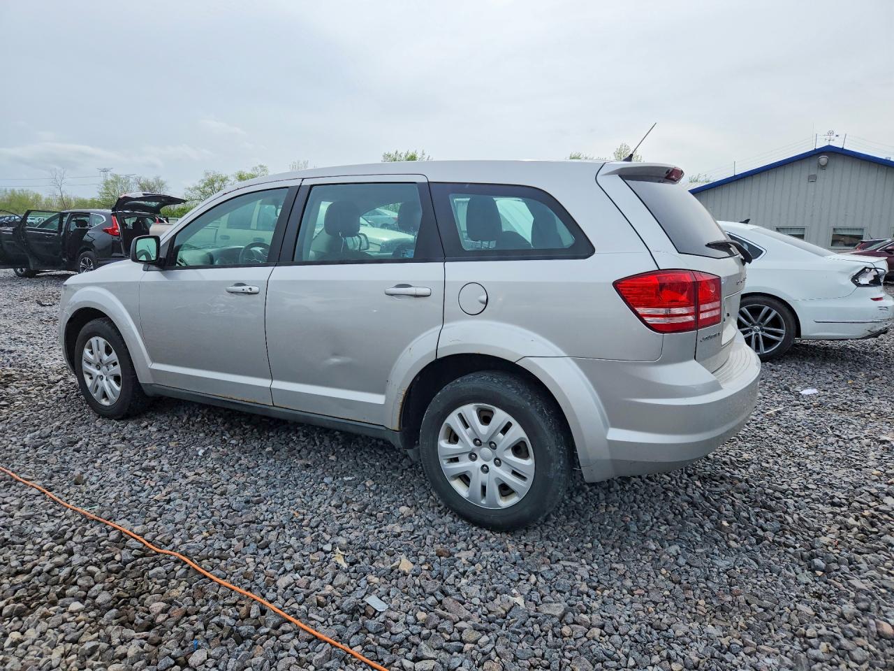 2013 DODGE JOURNEY SE photo 2