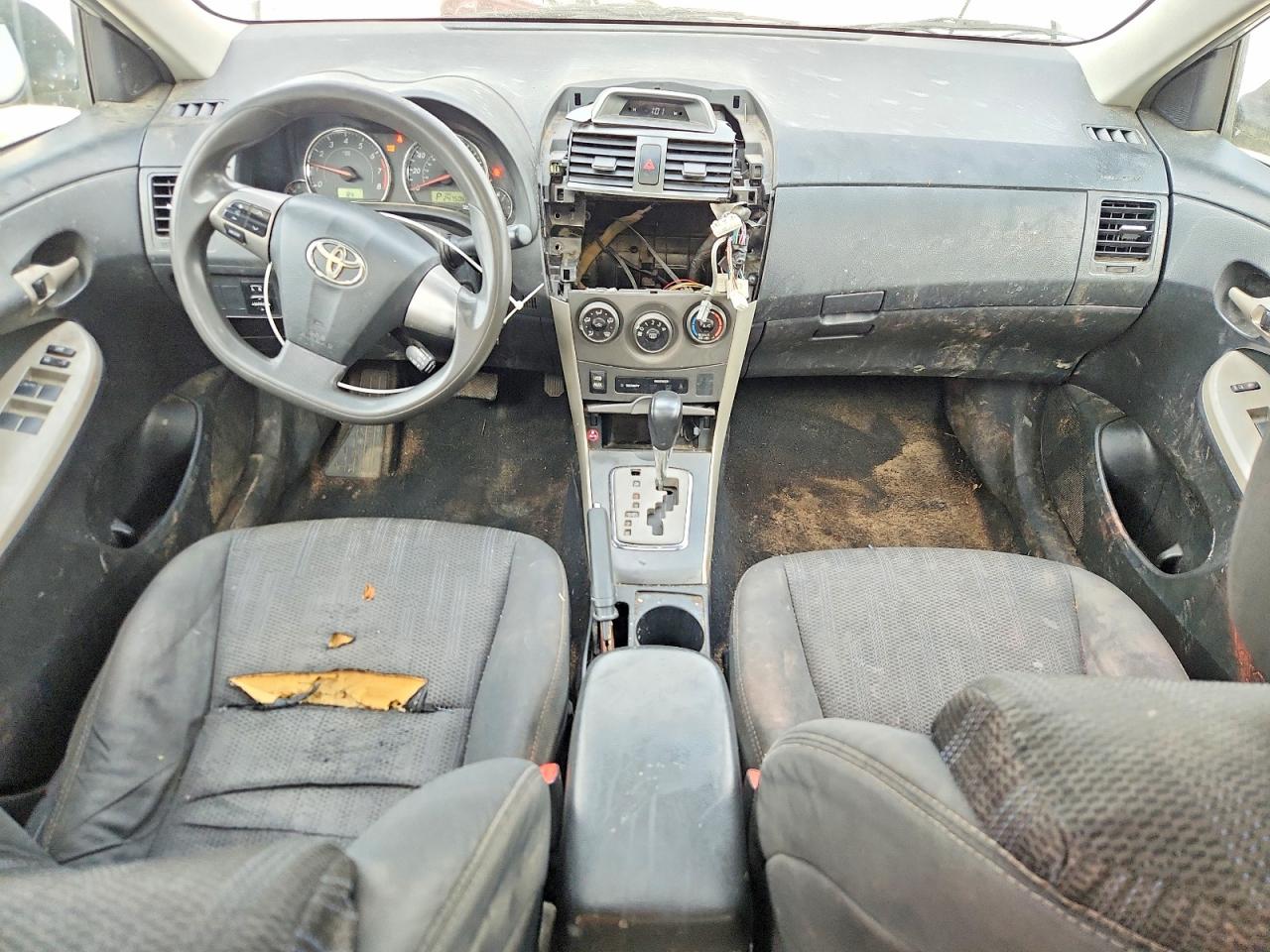 2013 TOYOTA COROLLA S photo 22