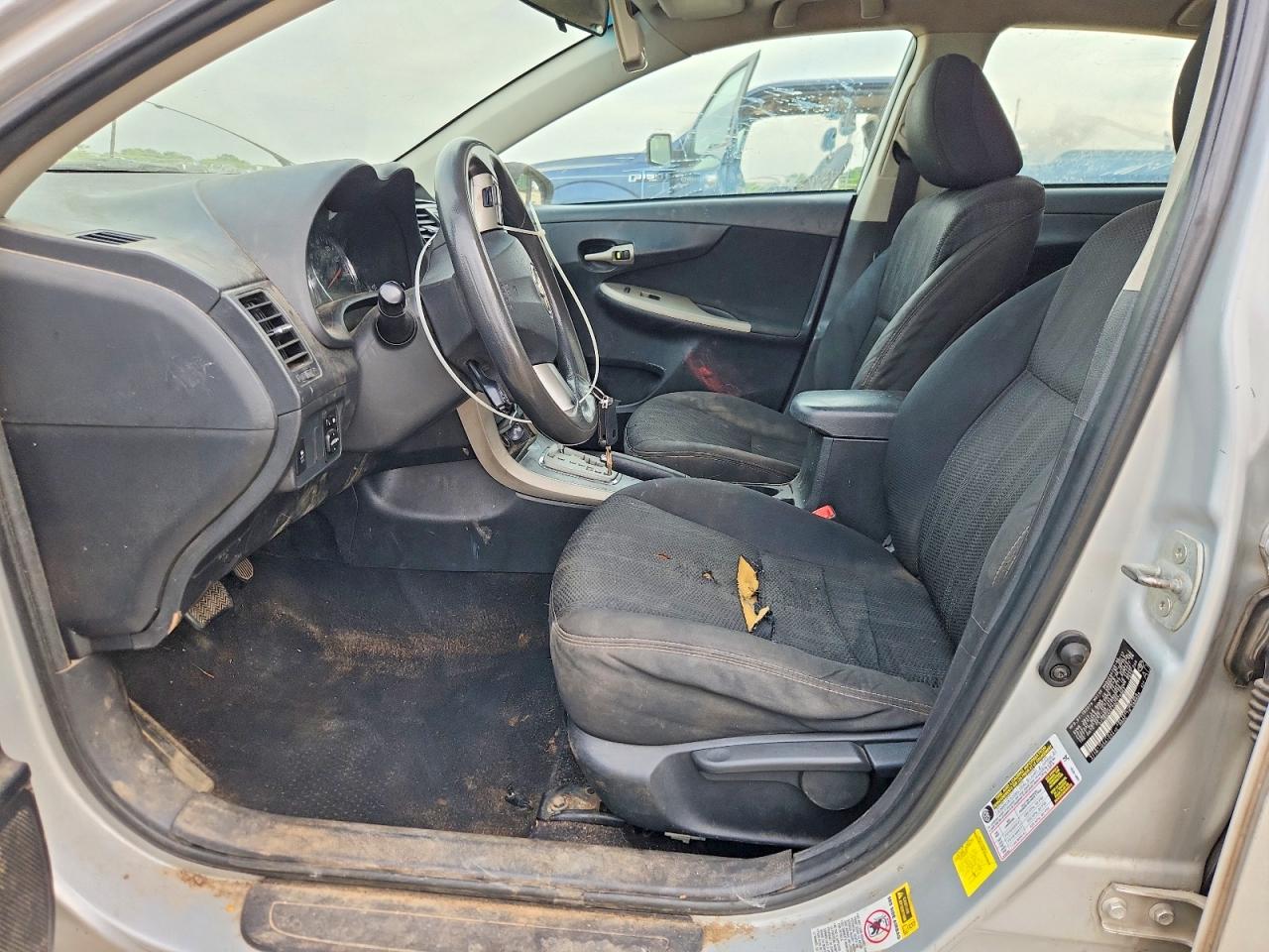 2013 TOYOTA COROLLA S photo 19
