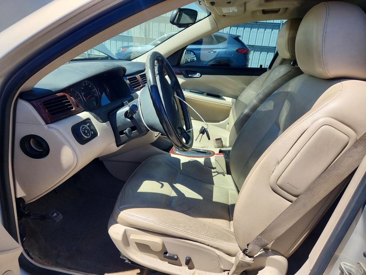 2009 CHEVROLET IMPALA LTZ photo 19