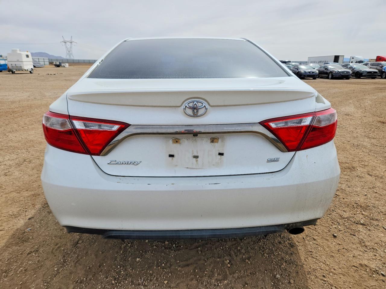 2017 TOYOTA CAMRY SE photo 11