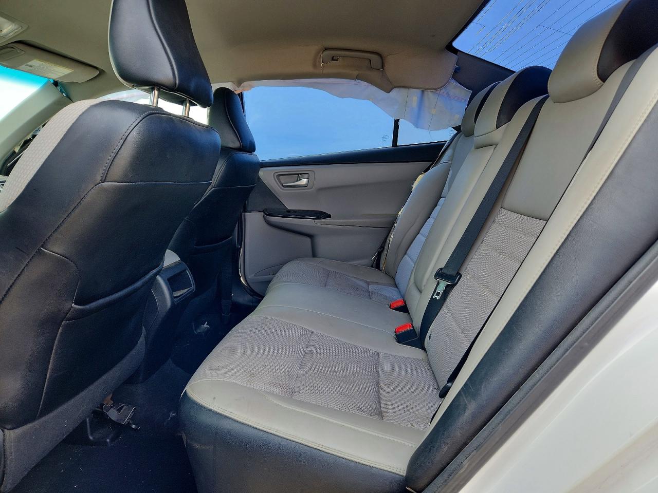 2017 TOYOTA CAMRY SE photo 19
