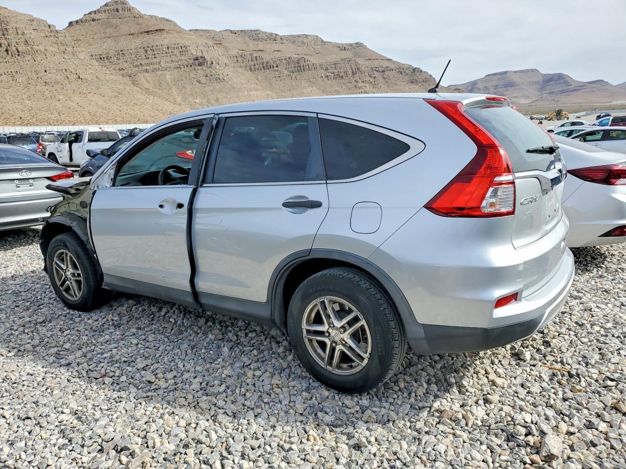 2015 HONDA CR-V LX photo 2
