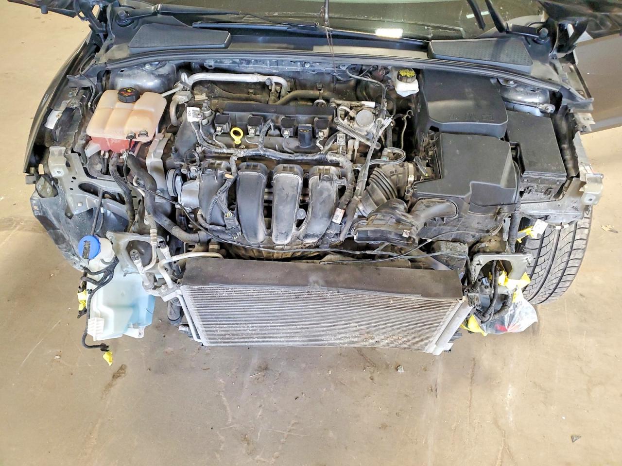 2018 FORD FOCUS SE photo 23