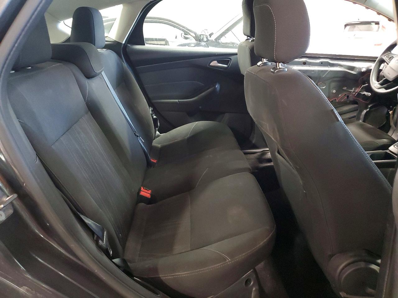 2018 FORD FOCUS SE photo 21