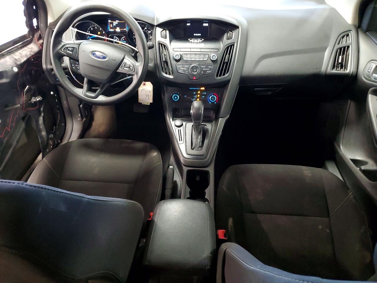 2018 FORD FOCUS SE photo 15