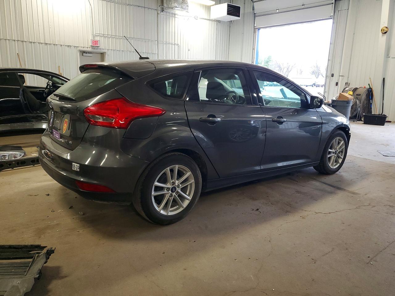 2018 FORD FOCUS SE photo 5