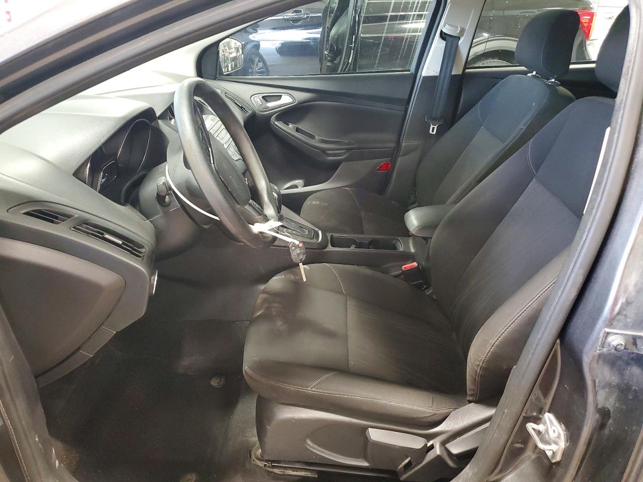 2018 FORD FOCUS SE photo 13