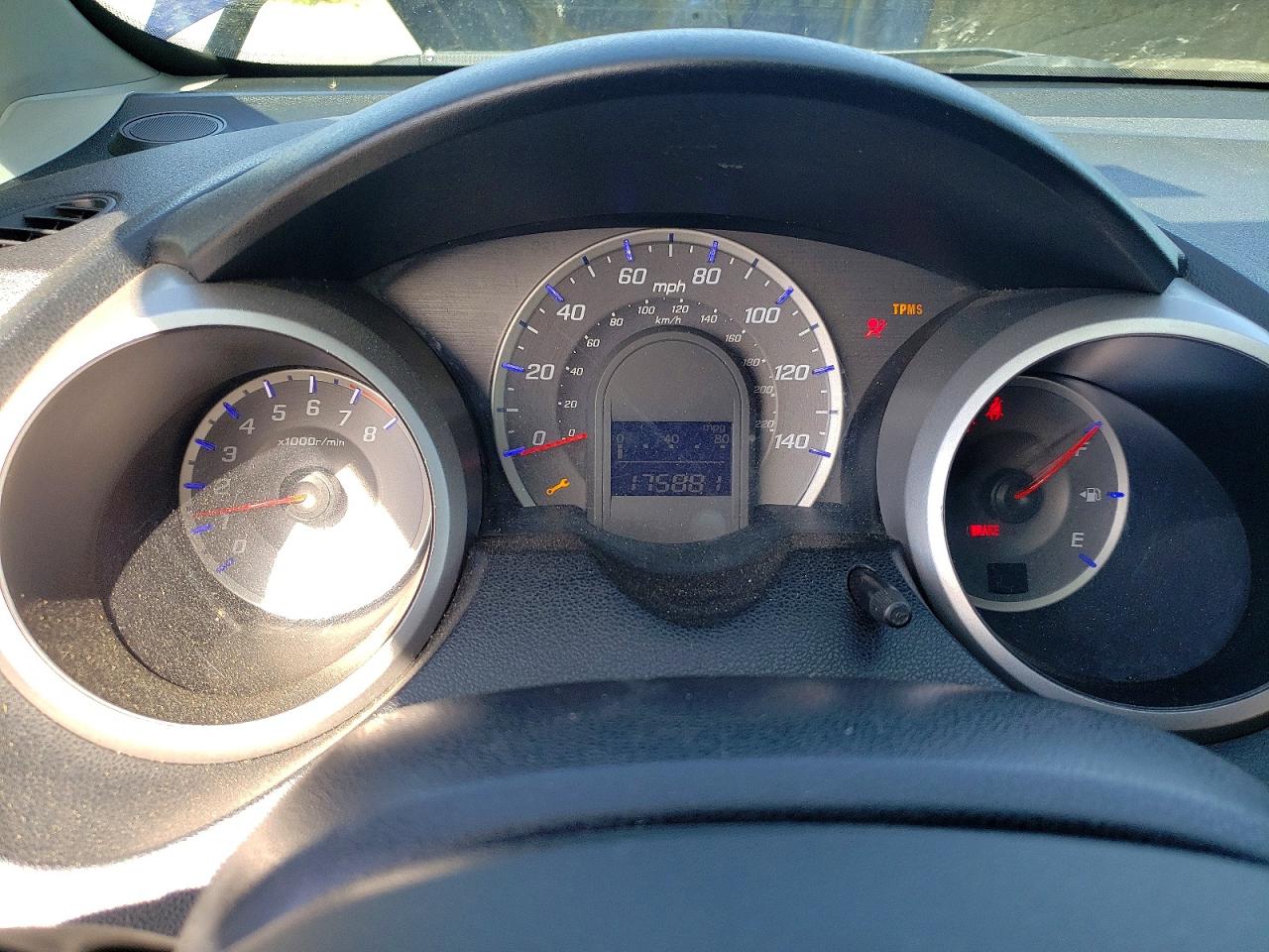 2011 HONDA FIT SPORT photo 25