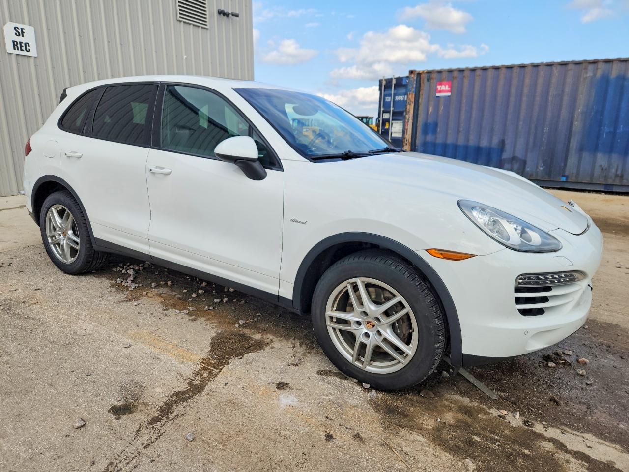 2013 PORSCHE CAYENNE photo 4