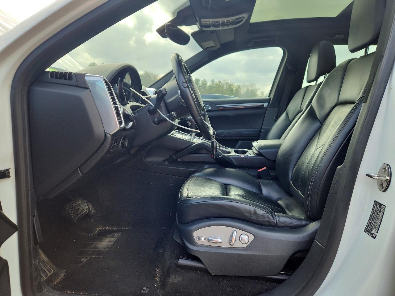 2013 PORSCHE CAYENNE photo 7