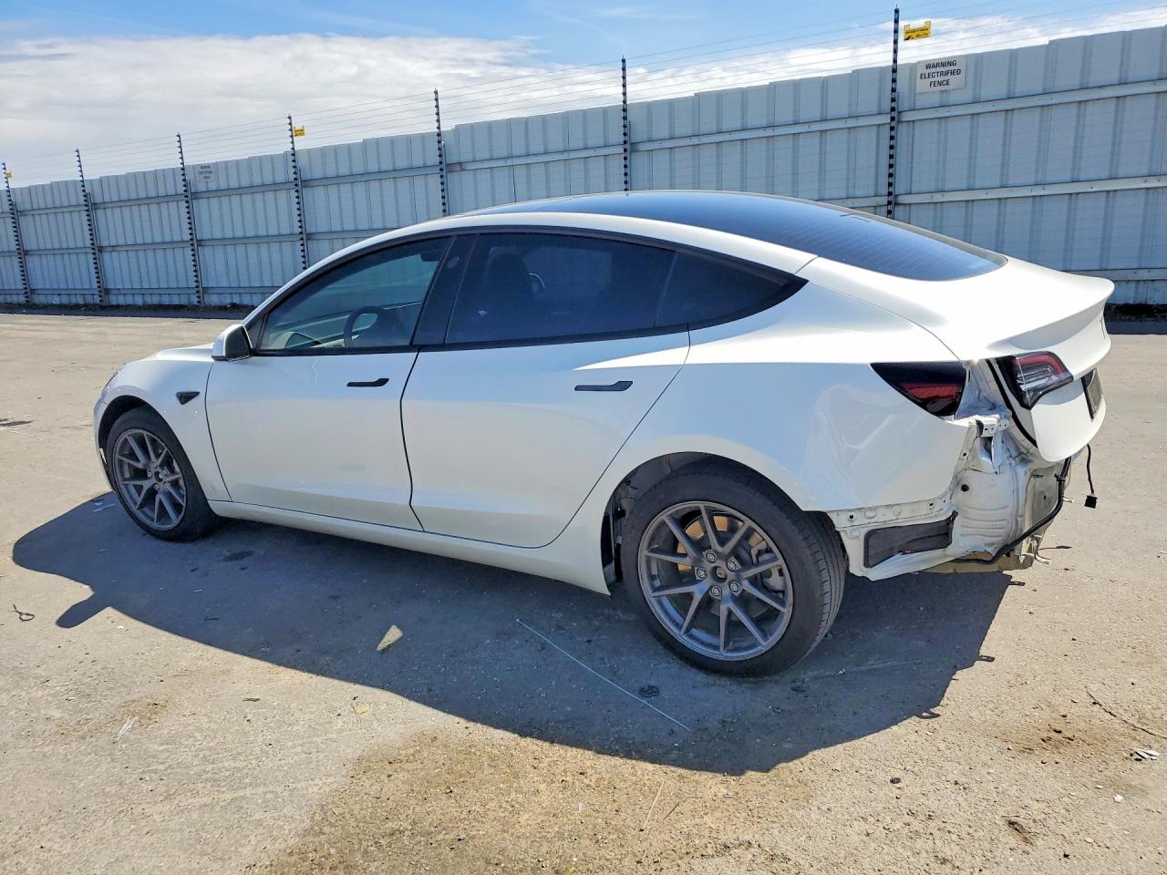 2022 TESLA MODEL 3 photo 3