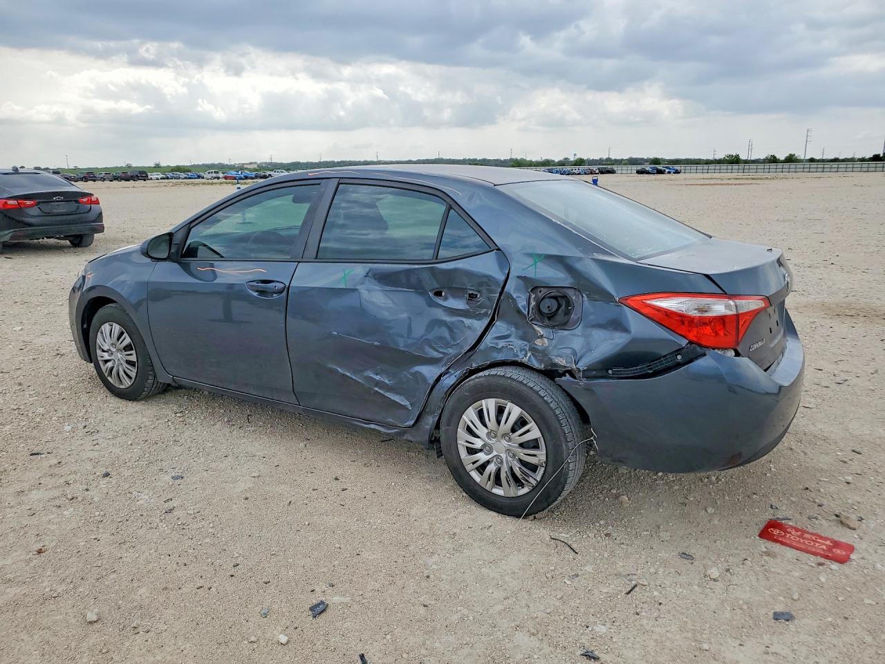 2014 TOYOTA COROLLA L photo 3