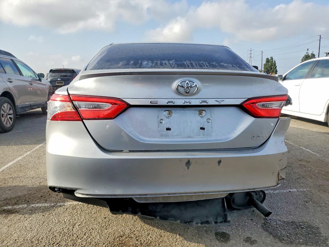 2018 TOYOTA CAMRY LE photo 11