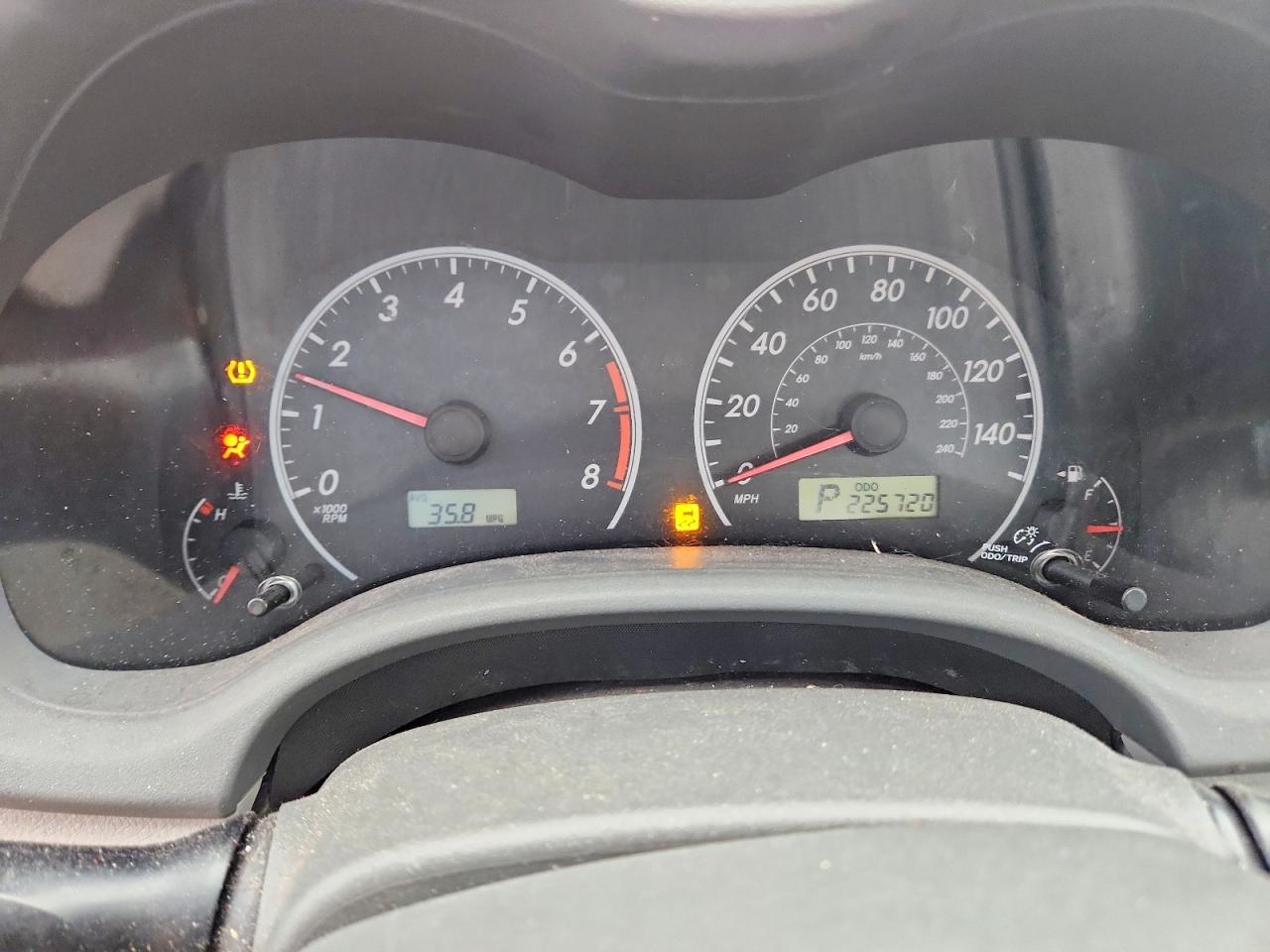 2010 TOYOTA COROLLA LE photo 25