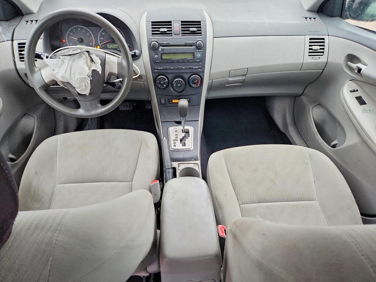 2010 TOYOTA COROLLA LE photo 22