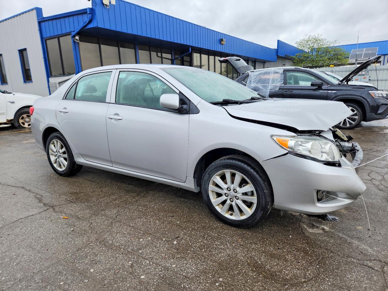 2010 TOYOTA COROLLA LE photo 10