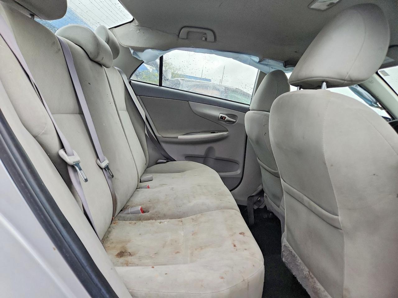 2010 TOYOTA COROLLA LE photo 28