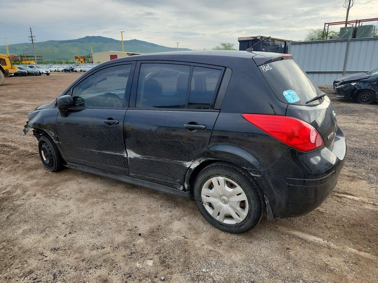 2012 NISSAN VERSA 1.8 S photo 2