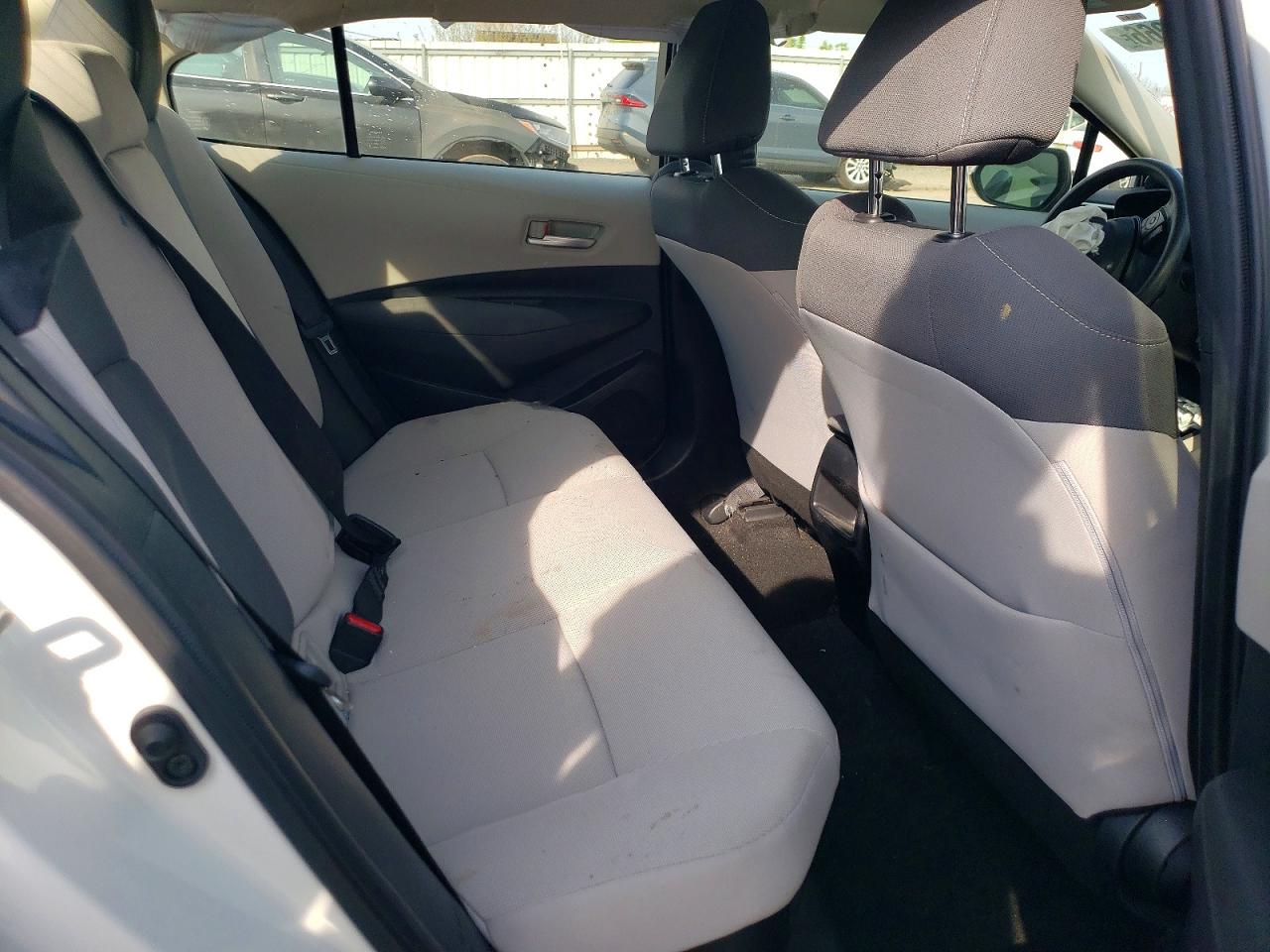 2021 TOYOTA COROLLA LE photo 28