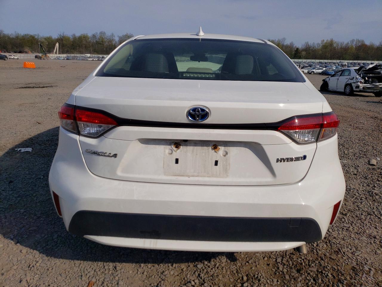 2021 TOYOTA COROLLA LE photo 16