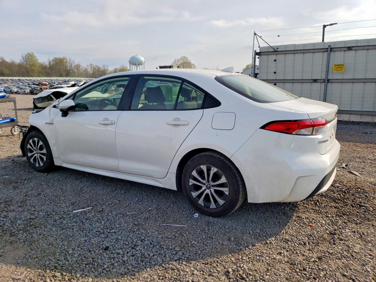 2021 TOYOTA COROLLA LE photo 4