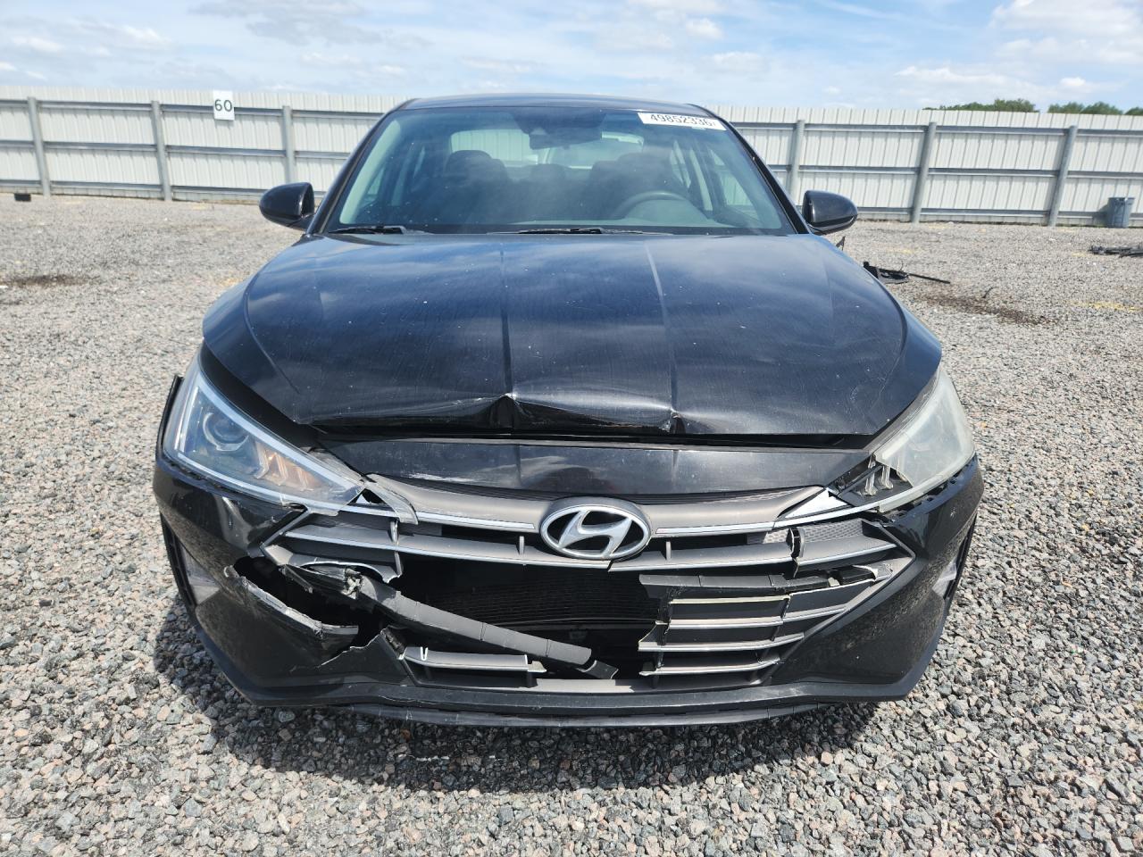 2020 HYUNDAI ELANTRA photo 9
