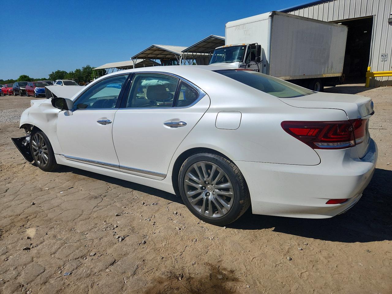 2015 LEXUS LS 460 photo 3