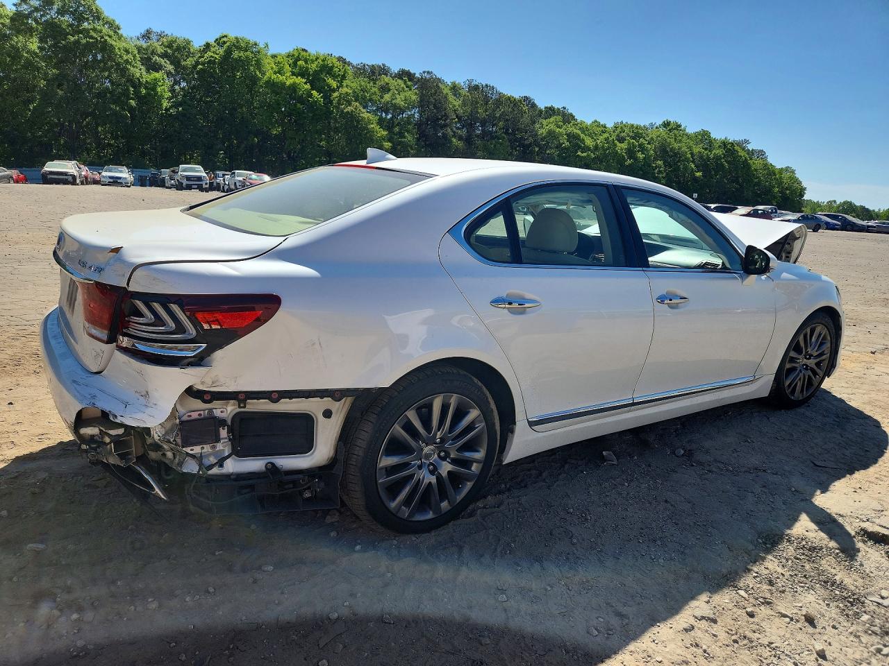 2015 LEXUS LS 460 photo 5