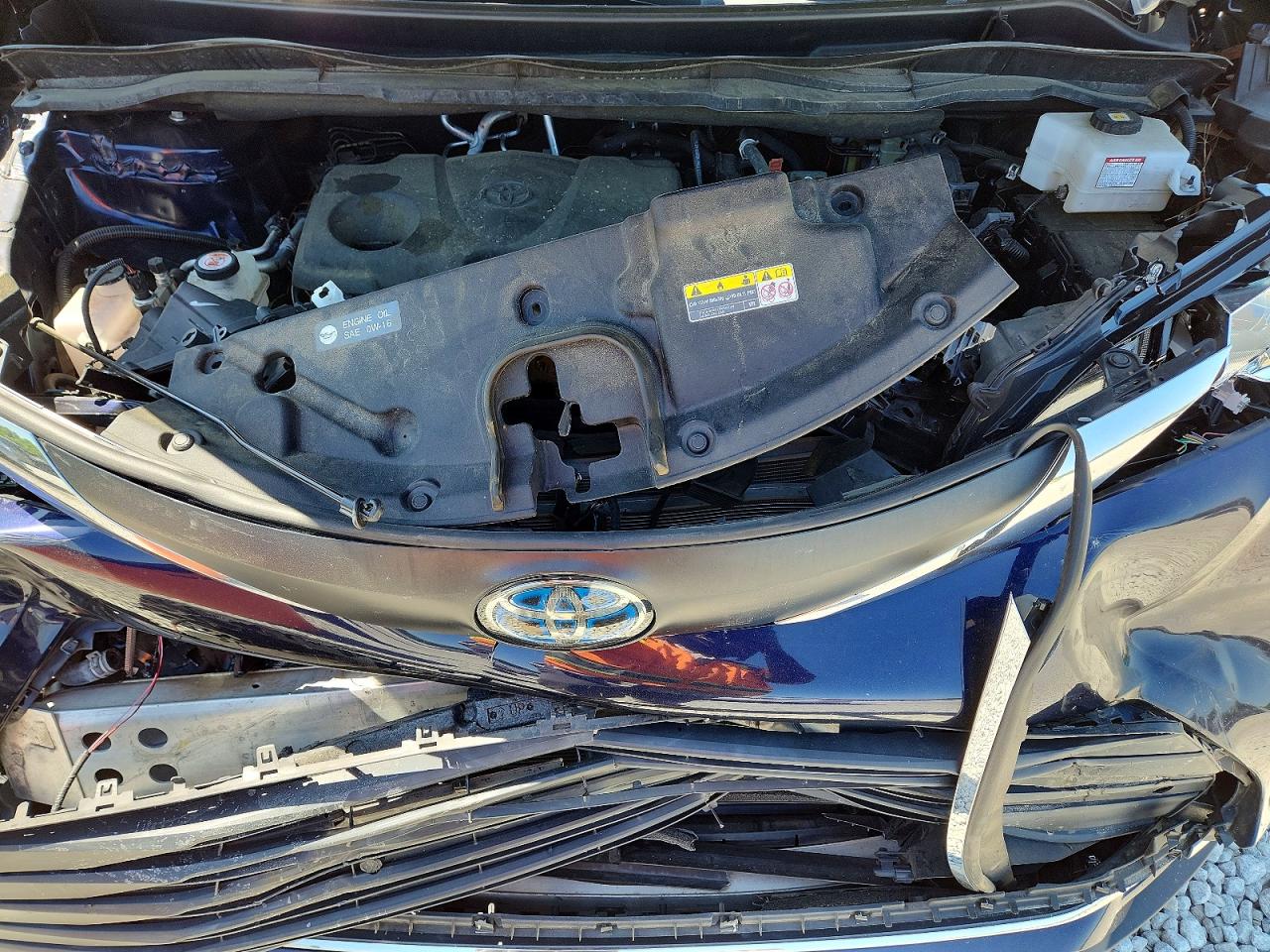2021 TOYOTA SIENNA XLE photo 21