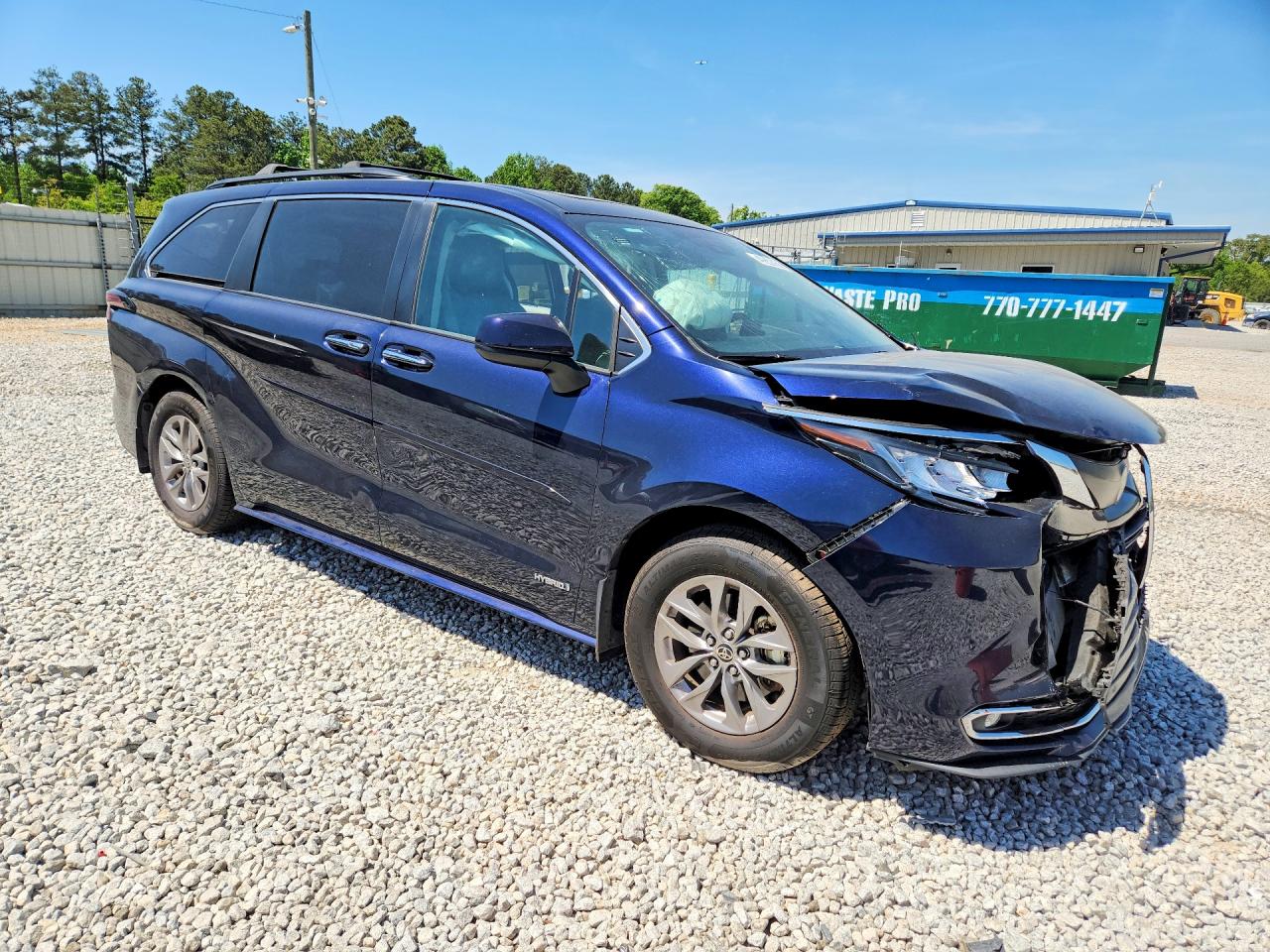 2021 TOYOTA SIENNA XLE photo 7