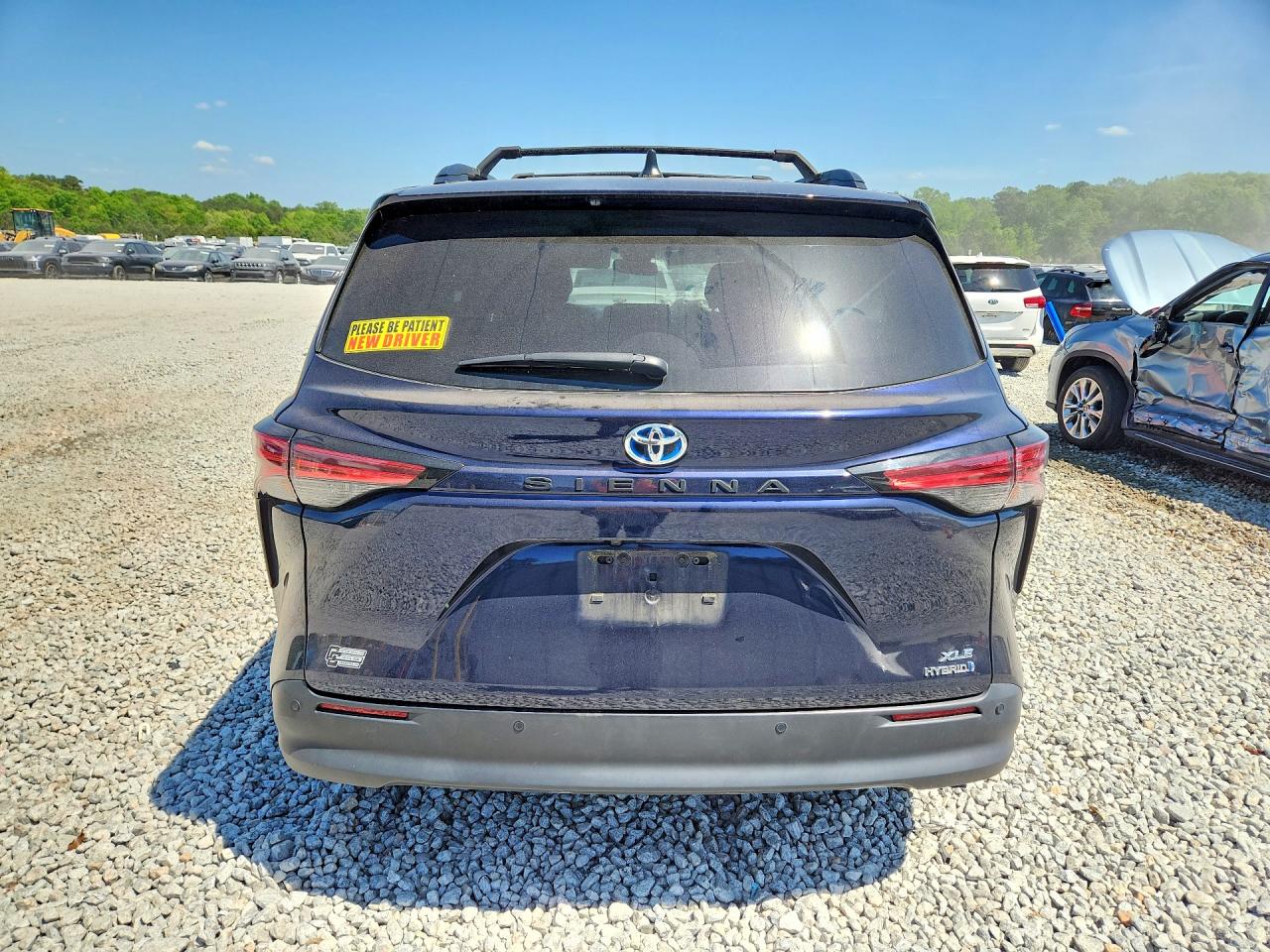 2021 TOYOTA SIENNA XLE photo 11