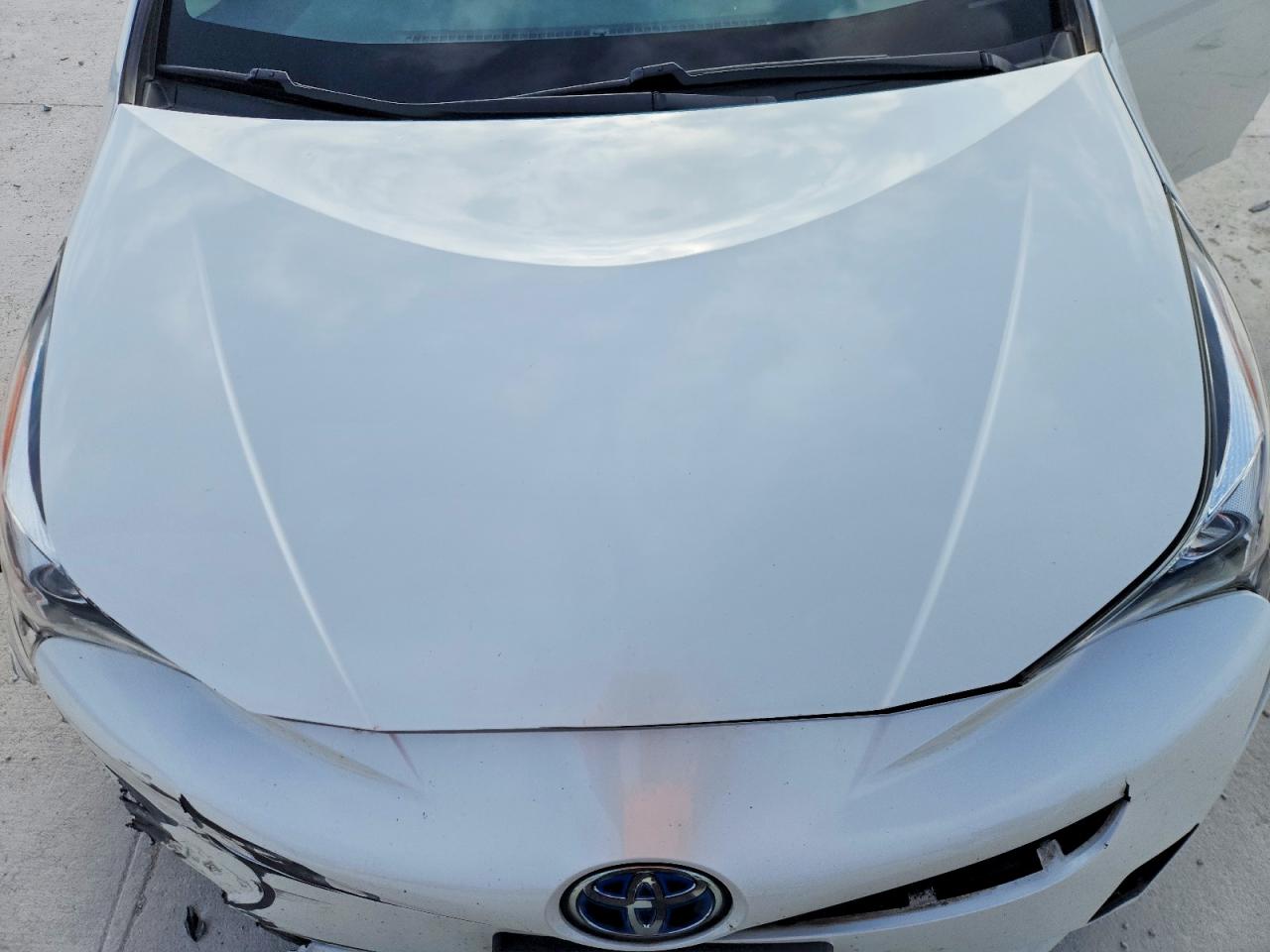 2017 TOYOTA PRIUS TWO photo 21
