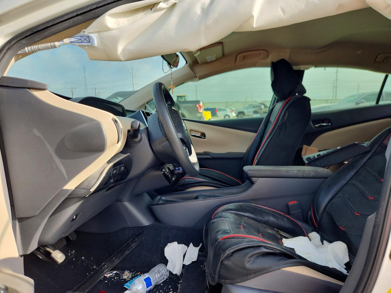 2017 TOYOTA PRIUS TWO photo 13