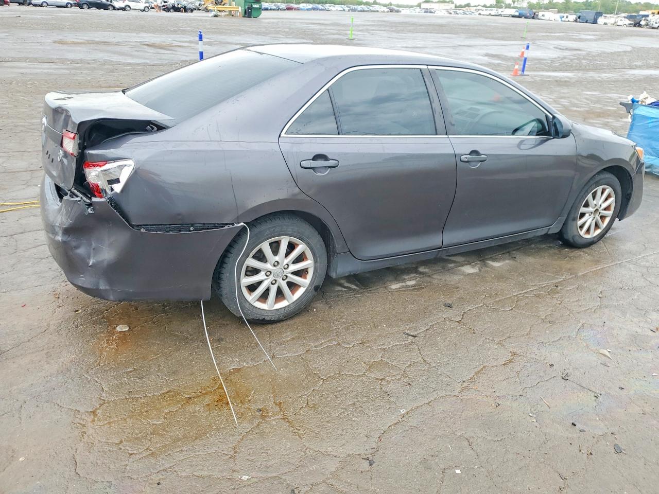 2012 TOYOTA CAMRY L photo 5