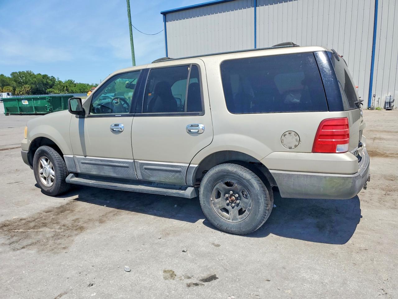 2004 FORD EXPEDITION XLT photo 3